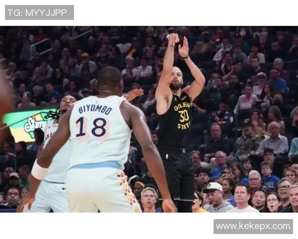 勇士与马刺季后赛第三场激战回顾关键时刻的精彩瞬间与战术分析